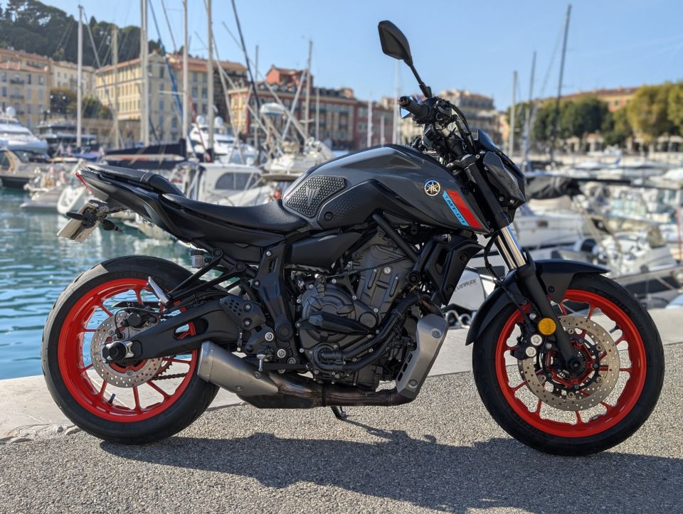 YAMAHA MT-07 1