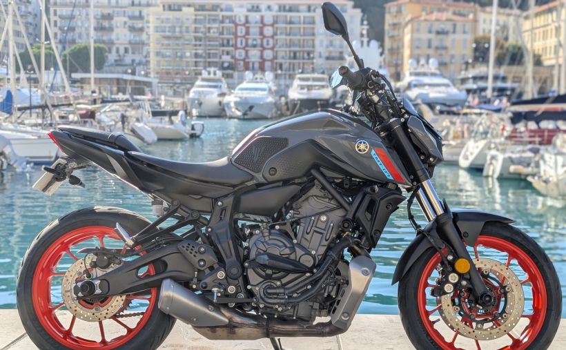 YAMAHA MT-07 4
