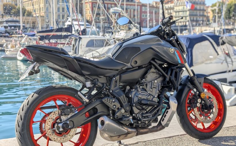YAMAHA MT-07 5
