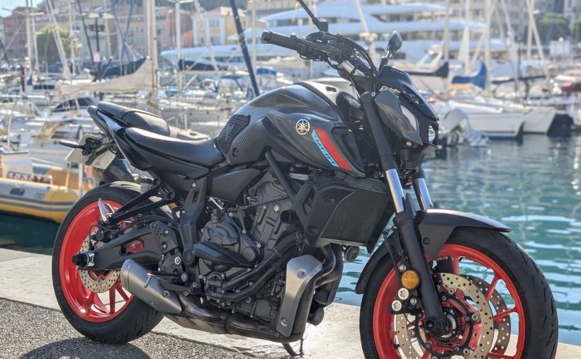 YAMAHA MT-07 6