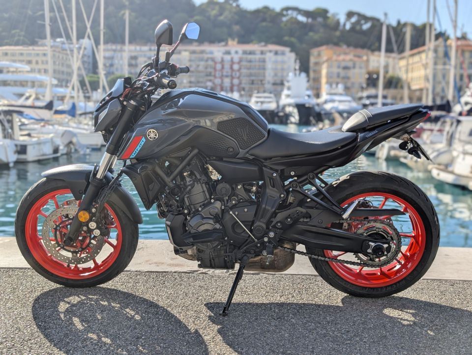 YAMAHA MT-07 7