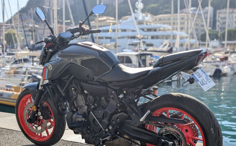 YAMAHA MT-07 8