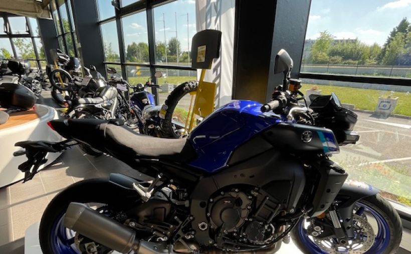 YAMAHA MT-10 0