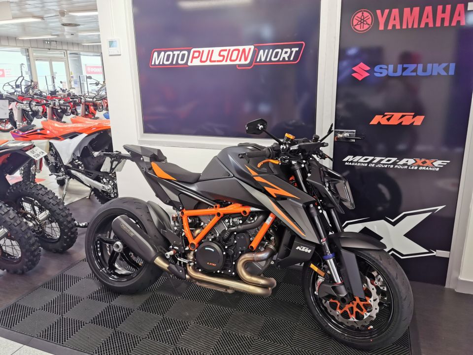 KTM 1390 SUPER DUKE R EVO 0