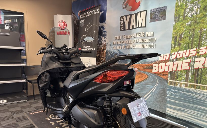 YAMAHA XMAX 300 6