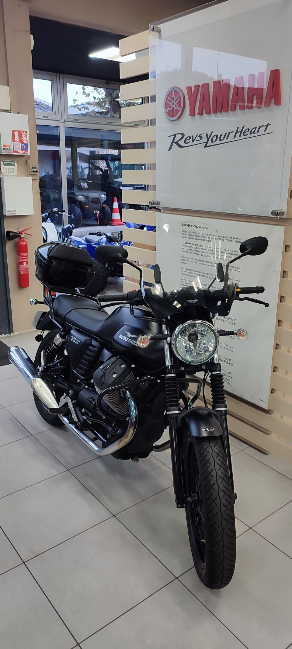 MOTO GUZZI V7 II STONE 9