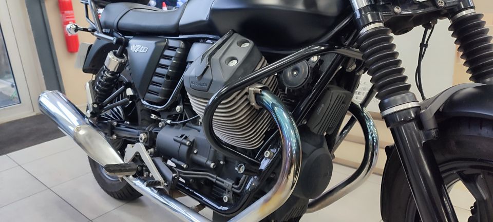 MOTO GUZZI V7 II STONE 27