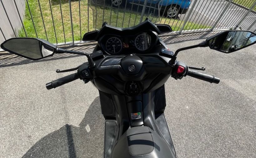YAMAHA XMAX 125 2