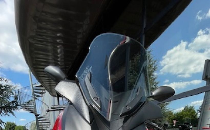 YAMAHA XMAX 125 4