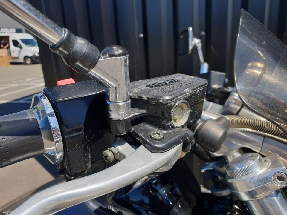 YAMAHA VMAX 1200 CARBONE 15