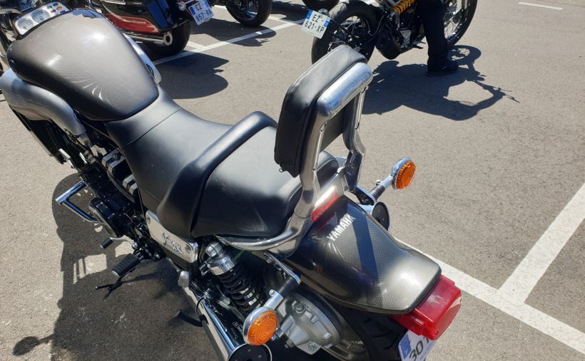 YAMAHA VMAX 1200 CARBONE 6