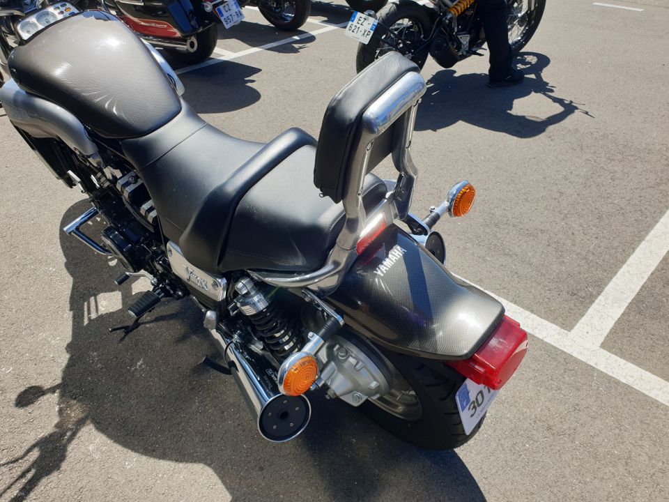 YAMAHA VMAX 1200 CARBONE 30