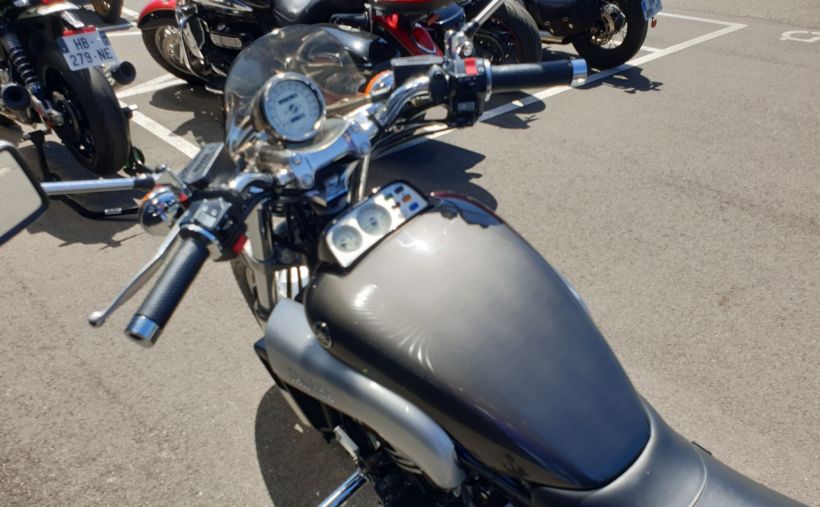 YAMAHA VMAX 1200 CARBONE 7