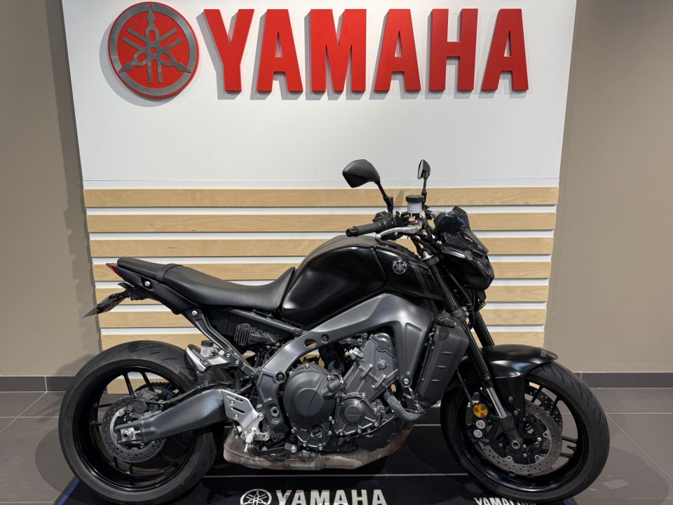 YAMAHA MT-09 0