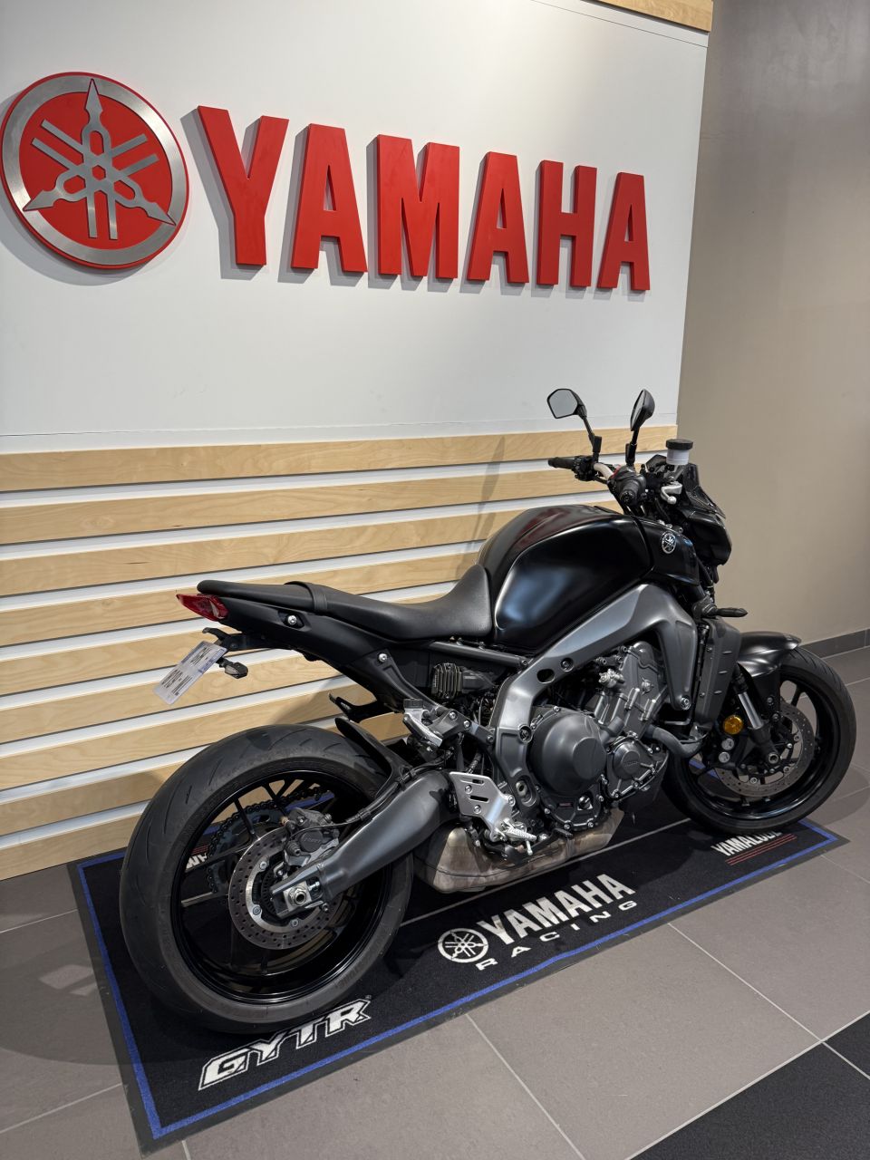 YAMAHA MT-09 2