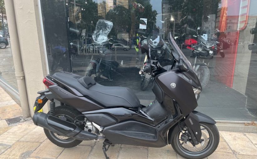YAMAHA XMAX 300 Tech Max 0