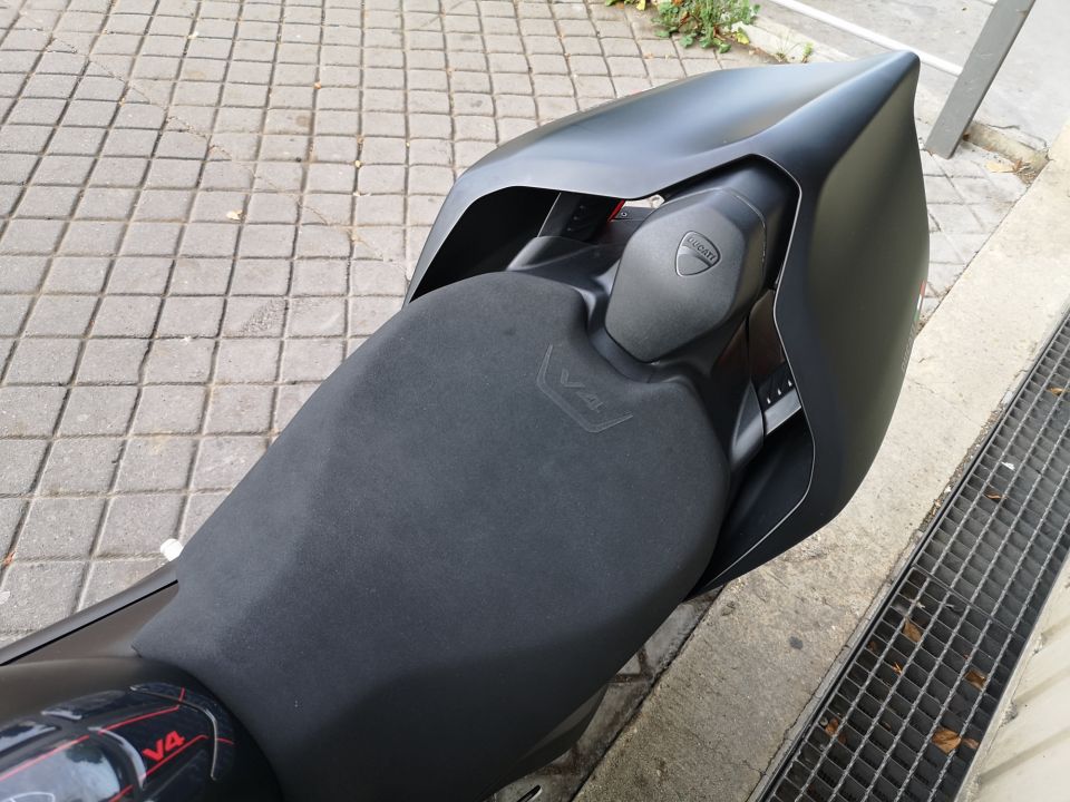 DUCATI STREETFIGHTER V4S 20