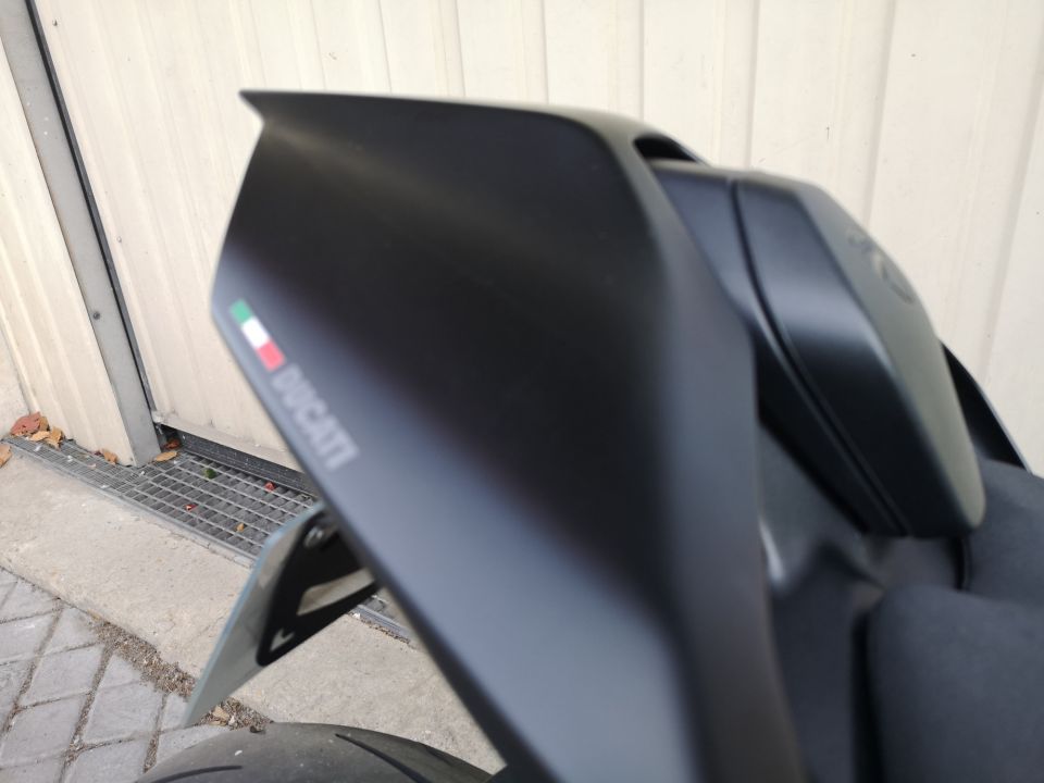 DUCATI STREETFIGHTER V4S 32