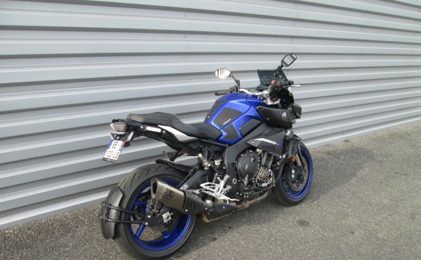 YAMAHA MT-10 2