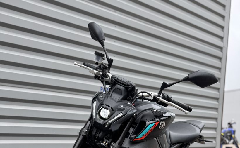 YAMAHA MT-09 2