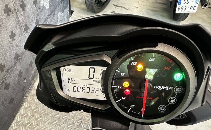 TRIUMPH STREET TRIPLE 765 R 3