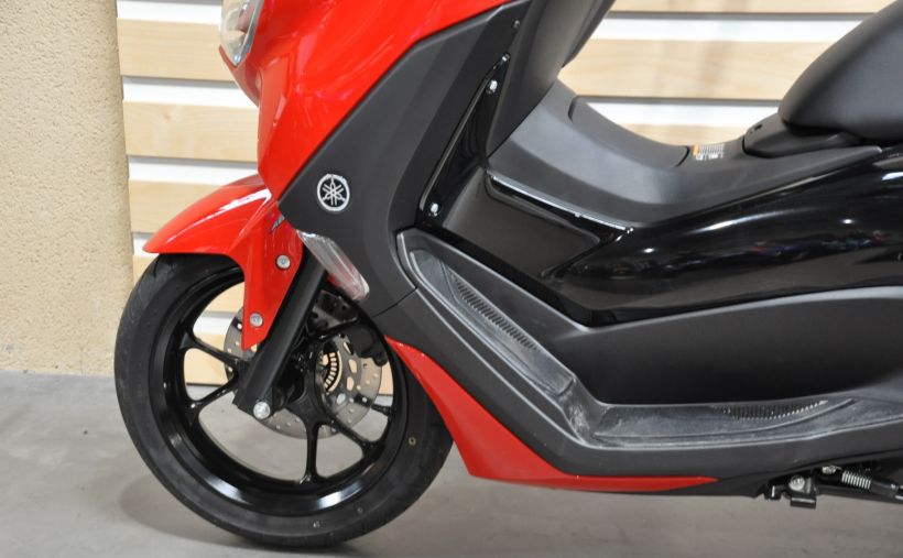YAMAHA NMAX 125 8