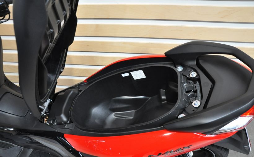 YAMAHA NMAX 125 14