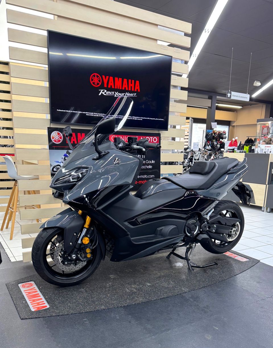 YAMAHA XP T-MAX 560 TECH MAX 2