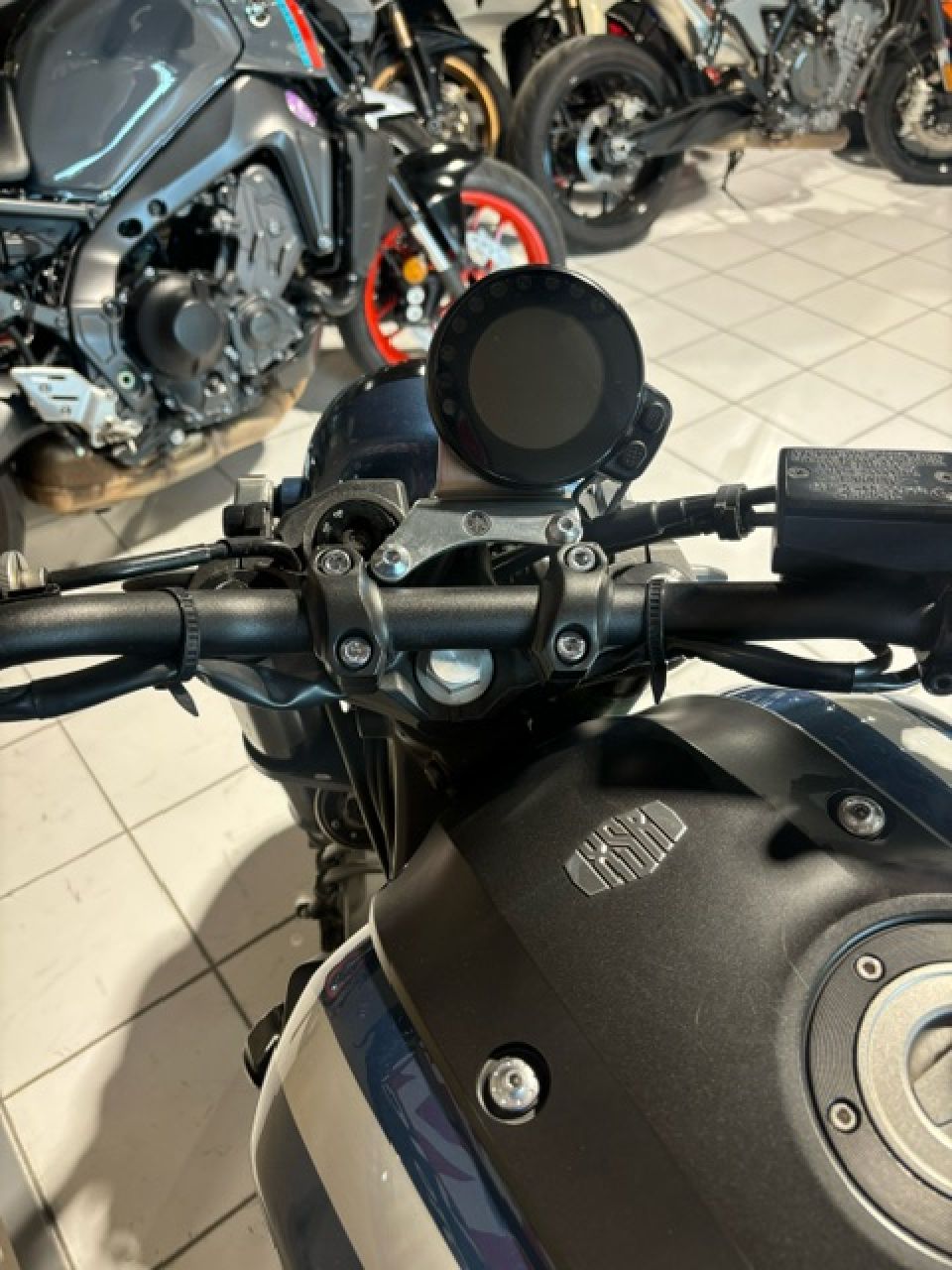 YAMAHA XSR 900 ABS 2