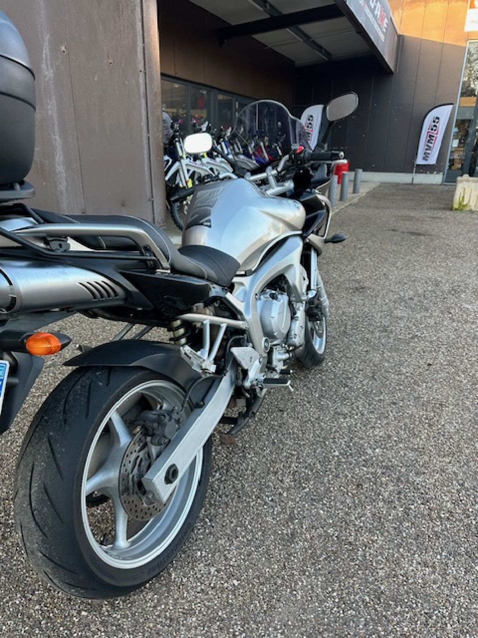 YAMAHA FZ6 600 FAZER 12