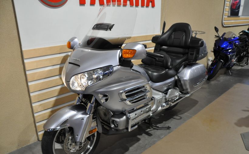 HONDA GL1800 GOLDWING 16