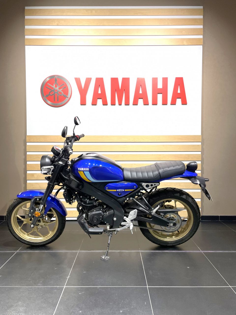 YAMAHA XSR 125 4