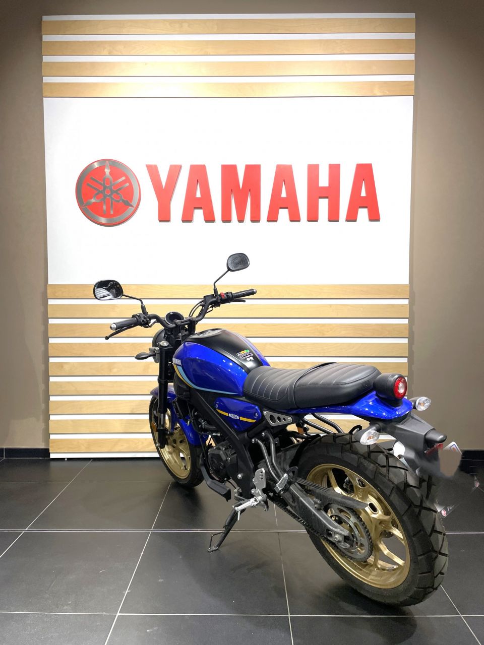 YAMAHA XSR 125 3