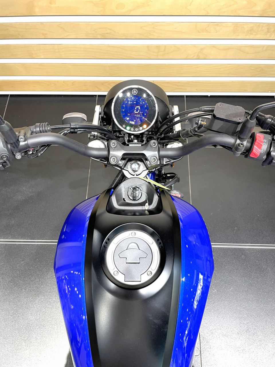 YAMAHA XSR 125 6