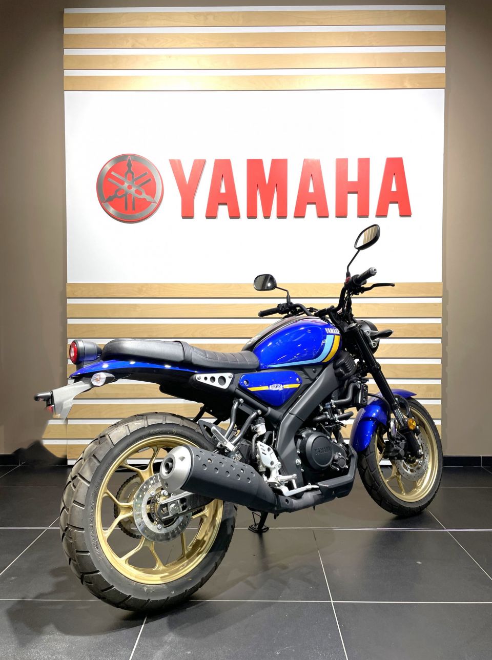 YAMAHA XSR 125 2