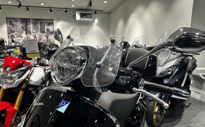 VESPA GTS 300 SUPER 4
