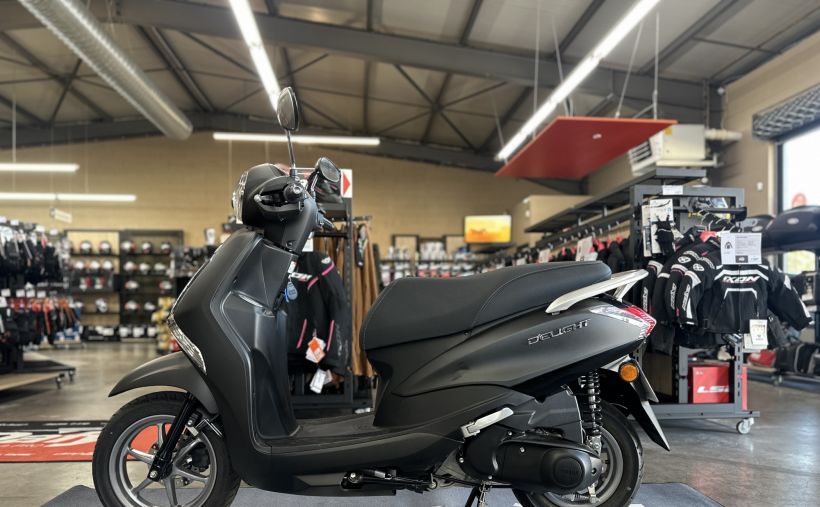 YAMAHA D'ELIGHT 8