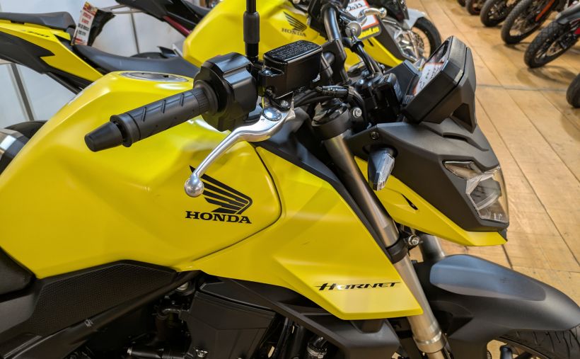 HONDA CB 750 HORNET 30