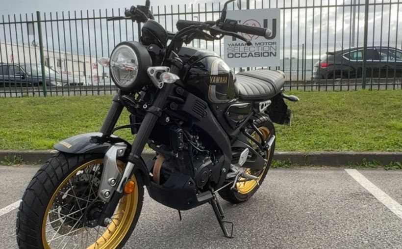 YAMAHA XSR 125 Legacy 3