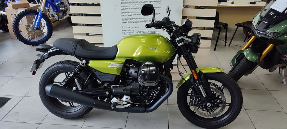 MOTO GUZZI V7 0