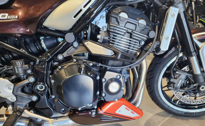 KAWASAKI Z900RS 15