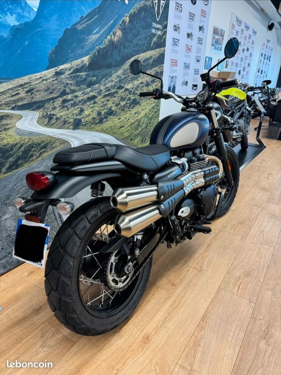 TRIUMPH STREET SCRAMBLER  900 6