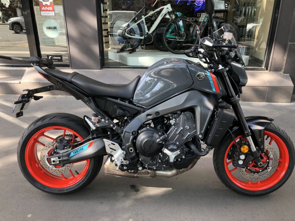 YAMAHA MT-09 5