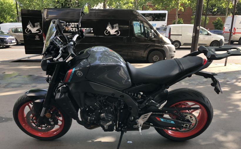 YAMAHA MT-09 5