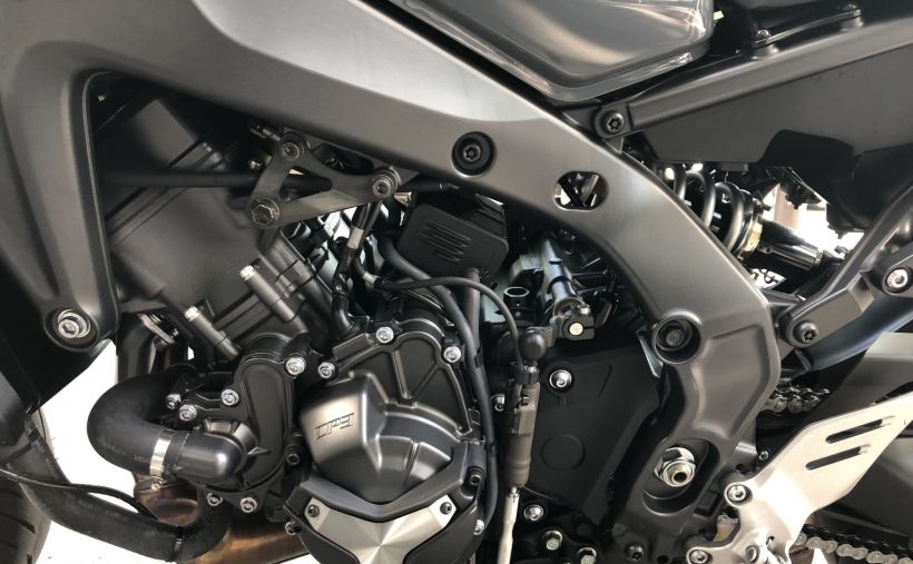 YAMAHA MT-09 13