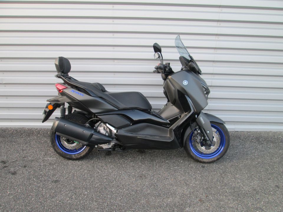 YAMAHA XMAX 300 8