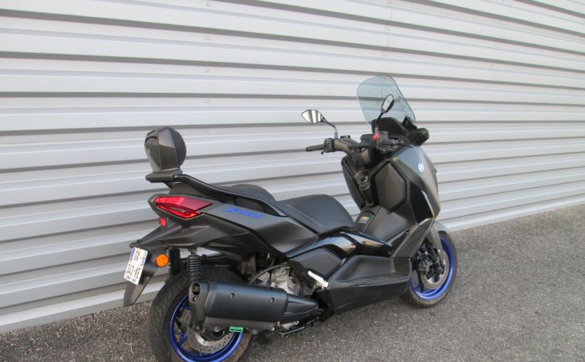 YAMAHA XMAX 300 16