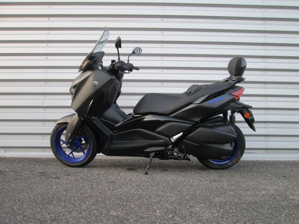 YAMAHA XMAX 300 24