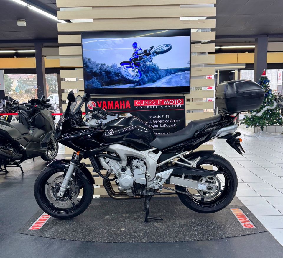 YAMAHA FZ6 (98CV) 2