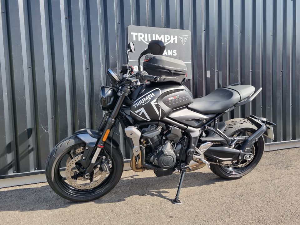 TRIUMPH TRIDENT 660 25